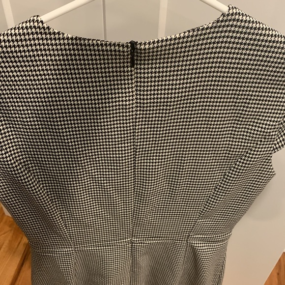 Dress - Picture 6 of 7